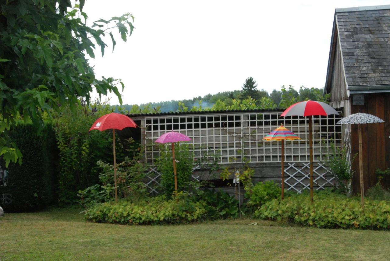 Chambre D'Hotes "Les Paturelles" Fougeres-sur-Bievre Exterior photo