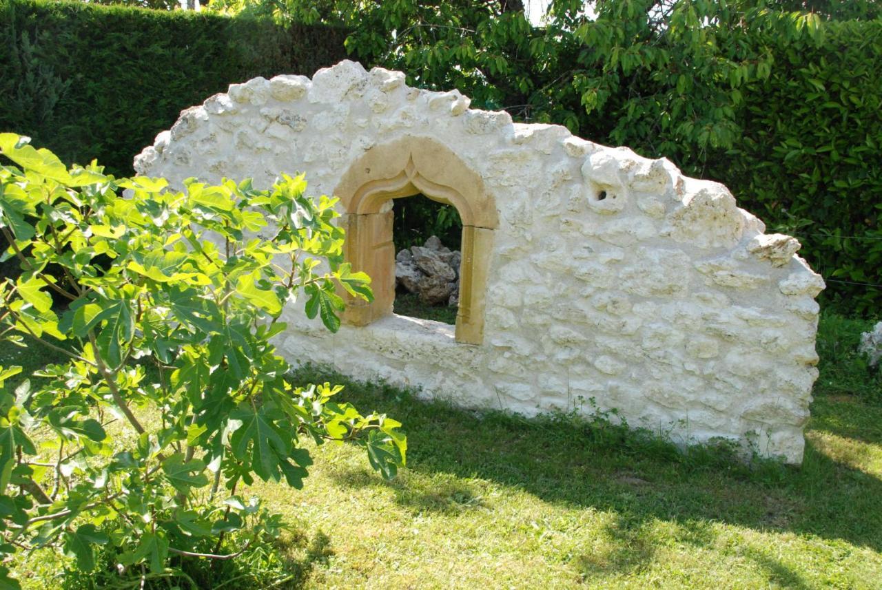 Chambre D'Hotes "Les Paturelles" Fougeres-sur-Bievre Exterior photo