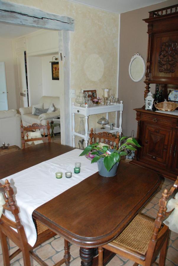 Chambre D'Hotes "Les Paturelles" Fougeres-sur-Bievre Exterior photo